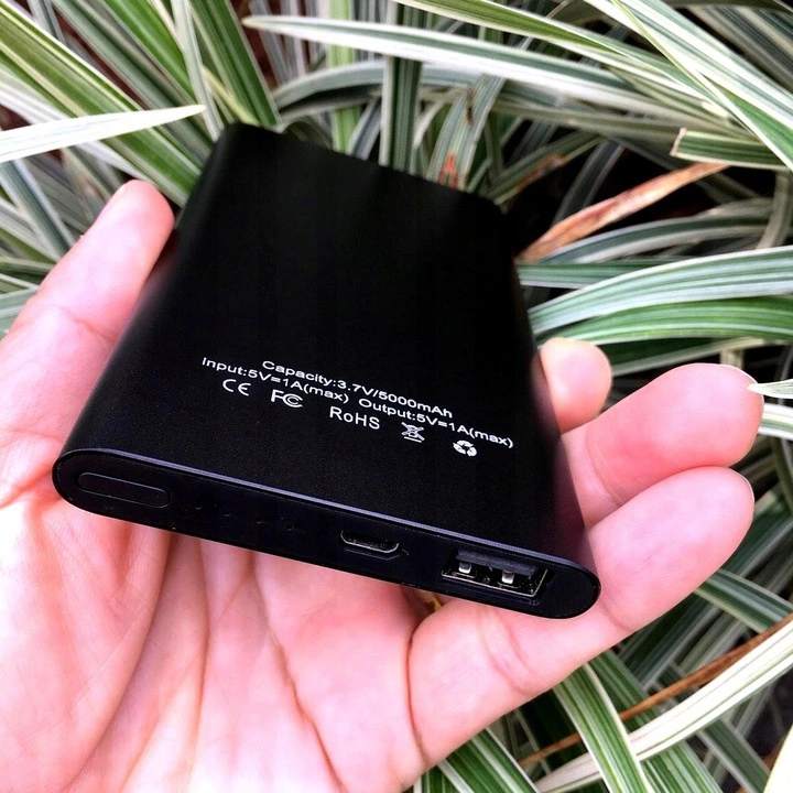 Ukryta mini kamera szpiegowska z czujnikiem ruchu Powerbank MKH8